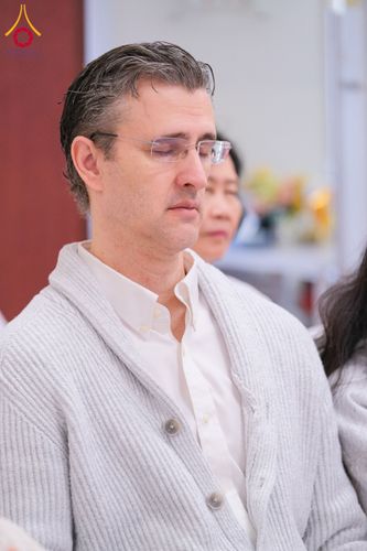 ภาพ No.62373:คณะศิษยานุศิษย์รวมใจสถาปนาและสมโภช ธรรมจักร เพื่ออัญเชิญประดิษฐาน ณ ยอดอุโบสถ 80 ปี หลวงพ่อธัมมชโย วัดพระธรรมกายนิวเจอร์ซี ประเทศสหรัฐอเมริกา  วันอาทิตย์ที่ 7 เมษายน พ.ศ. 2567