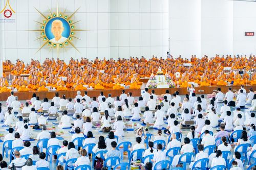 ภาพ No.157665:พิธีถวายภัตตาหารเมนูสวรรค์ ในพรรษาแห่งการเข้าถึงธรรม วันเสาร์ที่ 28 กันยายน พ.ศ. 2567 ณ หอฉันคุณยายอาจารย์ฯ วัดพระธรรมกาย