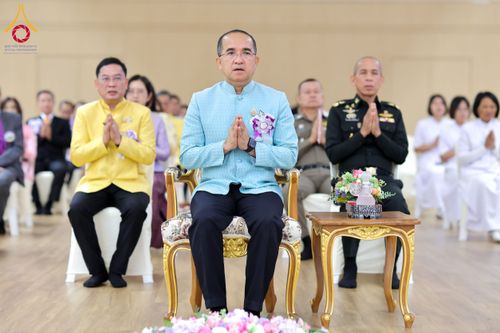 ภาพ No.196041:ผู้ว่าปทุมฯ เปิดงานวันครู ครั้งที่ 69 พ.ศ. 2568 จังหวัดปทุมธานี “เรียนดี มีความสุข : ครูไทยร่วมใจปฏิวัติการศึกษา เด็กฉลาดคิด ฉลาดทำ” ณ วัดพระธรรมกาย - รวมใจระลึกถึงพระคุณบูรพาจารย์ ยกย่องเชิดชูเกียรติผู้ประกอบวิชาชีพทางการศึกษาที่ประกอบคุณงามความดี 