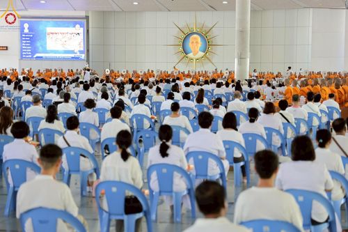 ภาพ No.220693:วันเสาร์ที่ 26 เมษายน พ.ศ.2568 (วันพระ แรม 15 ค่ำ เดือน 5) พิธีถวายภัตตาหารเมนูสวรรค์ "เพื่อการบรรลุธรรม" และ พิธีบุพเปตพลี ครั้งที่ 163 ร่วมอุทิศบุญแด่หมู่ญาติที่ล่วงลับไปแล้ว และสืบทอดอายุพระพุทธศาสนา ณ หอฉันคุณยายอาจารย์ฯ วัดพระธรรมกาย