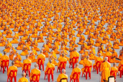 ภาพ No.102271:พระธรรมทายาทในโครงการอุปสมบทหมู่ บูชาธรรมมหาปูชนียาจารย์ ร่วมปฏิบัติธรรม ถ่ายภาพหมู่ประวัติศาสตร์ และรับฟังโอวาทจากหลวงพ่อทัตตชีโว ณ ลานธรรม พระมหาธรรมกายเจดีย์ วัดพระธรรมกาย วันที่ 15 ธันวาคม พ.ศ. 2566