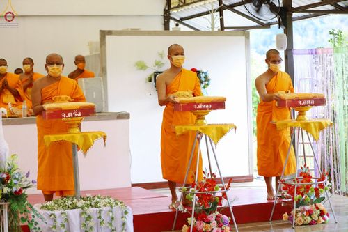 ภาพ No.76872:พิธีทอดผ้าป่าแก้วสำเร็จ เพื่อปูพื้นอาคารอเนกประสงค์ทั้ง 4 หลัง วันอาทิตย์ที่ 26 กุมภาพันธ์ พ.ศ. 2566 ณ ศูนย์ปฏิบัติธรรมนานาชาติเบตง จ.ยะลา