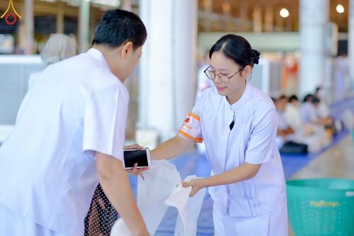 ภาพ No.150577:V.44 เพื่อพ่อ ภาพเตรียมงาน ปฎิบัติงาน ของเจ้าหน้าที่ อาสาสมัคร ทุกสถานะ เพื่อความสำเร็จ ในงานวันธรรมชัย วันอังคารที่ 27 สิงหาคม พ.ศ. 2567