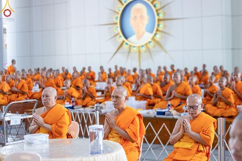 ภาพ No.162127:พิธีถวายภัตตาหารเมนูสวรรค์ เนื่องในวันออกพรรษา (ขึ้น 15 ค่ำ เดือน 11) วันพฤหัสบดีที่ 17 ตุลาคม พ.ศ. 2567 ณ หอฉันคุณยายอาจารย์ฯ วัดพระธรรมกาย