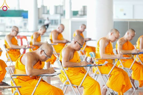 ภาพ No.100213:พิธีสอบธรรมสนามหลวง นักธรรมชั้นโท-เอก วันที่ 29 พฤศจิกายน - 2 ธันวาคม พุทธศักราช 2566 ณ สนามสอบวัดพระธรรมกาย จ.ปทุมธานี