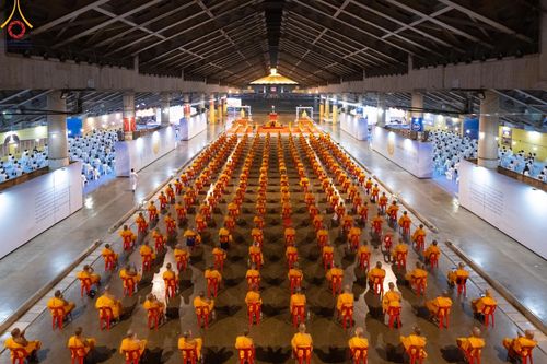 ภาพ No.187616:พิธีฉลองชัยสวดมนต์บทธัมมจักกัปปวัตนสูตร 7,000,000,000 จบ และพิธีสวดมนต์ข้ามปี วันที่ 31 ธันวาคม พ.ศ. 2567 ถึงวันที่ 1 มกราคม พ.ศ. 2568 ณ มหารัตนวิหารคด วัดพระธรรมกาย จ.ปทุมธานี