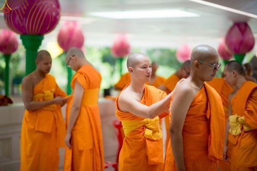 ภาพ No.229145:วันเสาร์ที่ 14 มิถุนายน พ.ศ. 2568 พิธีบรรพชา , พิธีถวายบาตร , พิธีอุปสมบท ในโครงการบรรพชาอุปสมบทหมู่ ผู้บริหารรุ่นที่ 15 และ อุดมศึกษา รุ่นที่ 52 ณ โบสถ์พระไตรปิฎก วัดพระธรรมกาย