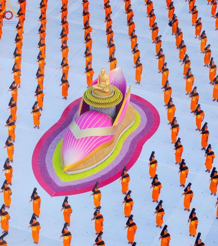 ภาพ No.108198:พระธรรมยาตราร่วมปฏิบัติธรรม และถ่ายภาพหมู่ประวัติศาสตร์ วันที่ 8 มกราคม พ.ศ. 2567  ณ อนุสรณ์สถานบางนางแท่น จ.นครปฐม