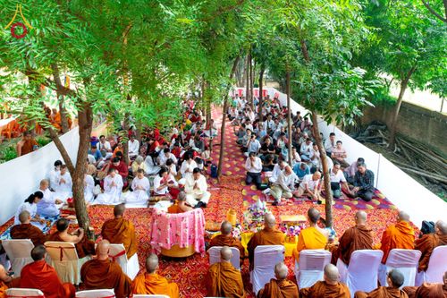 ภาพ No.176109:พิธีทอดผ้าป่าสมทบกฐิน ณ วัดพุทธคยา บานา วิหาร เมืองคยา รัฐพิหาร ประเทศอินเดีย โดยมูลนิธิธรรมกาย ในนามหลวงพ่อธัมมชโย  วันที่ 12 พฤศจิกายน พ.ศ. 2567