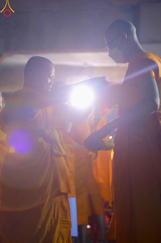 ภาพ No.101658:พิธีขอบรรพชา, พิธีขอสรณคมน์และศีล, พิธีถวายบาตร ในโครงการอุปสมบทหมู่ รุ่นบูชาธรรมมหาปูชนียาจารย์ ณ วัดพระธรรมกาย วันที่ 9 ธันวาคม พ.ศ. 2566