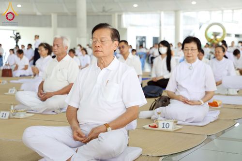 ภาพ No.263043:วันที่ 21 ตุลาคม พ.ศ. 2568 (วันพระ แรม 14 ค่ำ เดือน 11) พิธีบุพเปตพลี ครั้งที่ 171 ร่วมอุทิศบุญแด่หมู่ญาติที่ล่วงลับไปแล้ว และสืบทอดอายุพระพุทธศาสนา ณ หอฉันคุณยายอาจารย์ฯ วัดพระธรรมกาย