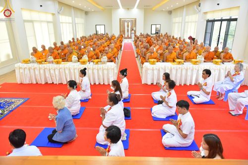 ภาพ No.132466:พิธีถวายมหาสังฆทานจันทบุรี 132 วัด บูชาธรรม 80 ปี หลวงพ่อธัมมชโย วันจันทร์ที่ 25 มีนาคม พ.ศ. 2567 ณ ศูนย์ปฏิบัติธรรมจันทบุรี