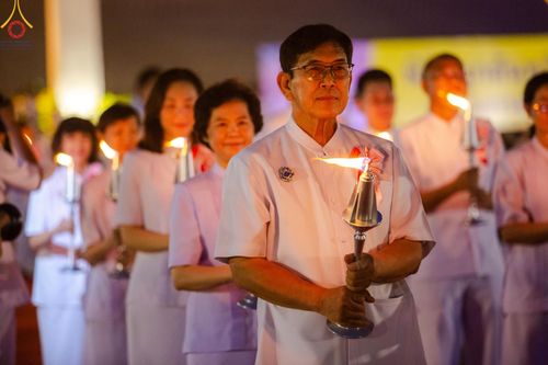 ภาพ No.160578:พิธีจุดประทีป 20,000 ดวง บูชาพระมหาธรรมกายเจดีย์ และบูชาพระมงคลเทพมุนี (สด จนฺทสโร) พระผู้ปราบมาร ณ ลานธรรม พระมหาธรรมกายเจดีย์ วัดพระธรรมกาย จ.ปทุมธานี วันที่ 10 ตุลาคม พ.ศ. 2567