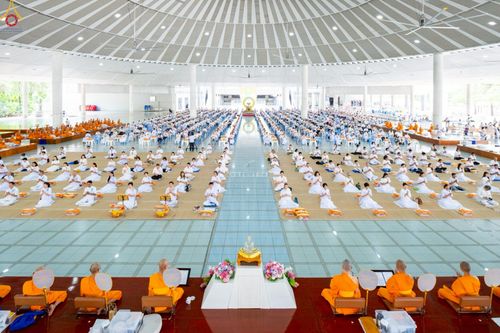 ภาพ No.234836:วันศุกร์ที่ 25 กรกฎาคม พ.ศ. 2568 (วันพระ แรม 15 ค่ำ เดือน 8) พิธีบุพเปตพลี ครั้งที่ 167 ร่วมอุทิศบุญแด่หมู่ญาติที่ล่วงลับไปแล้ว และสืบทอดอายุพระพุทธศาสนา ณ หอฉันคุณยายอาจารย์ฯ วัดพระธรรมกาย