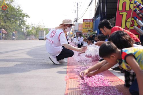 ภาพ No.121341:V.21 ลุยต่อ การเตรียมงาน เก็บงาน การรับบุญของเจ้าหน้าที่หน่วยงานต่างๆ เพื่อโครงการธรรมยาตรา กตัญญูบูชามหาปูชนียาจารย์ พระมงคลเทพมุนี (สด จนฺทสโร) พระผู้ปราบมาร อนุสรณ์สถาน 7 แห่ง ปีที่ 12 ระหว่างวันที่ 2 - 31 มกราคม พ.ศ.2567