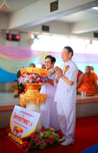 ภาพ No.200489:พิธีทอดผ้าป่าทำนุบำรุงศาสนสถาน ณ วัดรางกำหยาด ตำบลบางภาษี อำเภอบางเลน จังหวัดนครปฐม ในโครงการธรรมยาตรา กตัญญูบูชา มหาปูชนียาจารย์ พระมงคลเทพมุนี(สด จนฺทสโร) พระผู้ปราบมาร อนุสรณ์สถาน 7 แห่ง ปีที่ 13 วันที่ 22 มกราคม พ.ศ. 2568