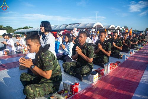 ภาพ No.211912:วันจันทร์ที่ 17 มีนาคม พ.ศ. 2568 พิธีตักบาตรพระกว่า 300 รูป ฉลองพิธีประดิษฐานพระบรมสารีริกธาตุ ณ ปทุมเจดีย์ เจดีย์พระพุทธเจ้า 5 พระองค์ ศูนย์อบรมเยาวชนปัตตานี บ้านโคกดีปลี ตำบลตุยง อำเภอหนองจิก จังหวัดปัตตานี