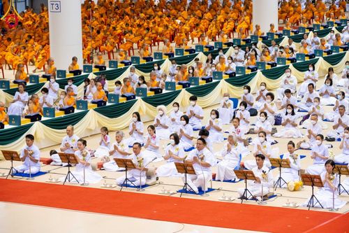 ภาพ No.95270:พิธีมุทิตาพระมหาเถระและพระเถระ ครั้งที่ 29 วันอาทิตย์ที่ 19 พฤศจิกายน พ.ศ. 2566 ณ ห้องแก้วสารพัดนึก สภาธรรมกายสากล วัดพระธรรมกาย