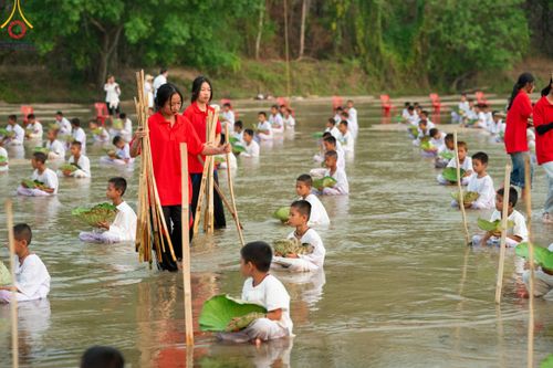 ภาพ No.140330:Photo Story มหัศจรรย์วัดดงดินแดง  EP.8  ภาพการเตรียมงาน การปฎิบัติงาน ของเหล่าผู้ทุ่มเทและเสียสละ เพื่อความสำเร็จของความมหัศจรรย์ ณ วัดดงดินแดง ต.ม่อนจอง อ.อมก๋อย จ.เชียงใหม่ วันที่ 1-7 เมษายน พ.ศ. 2567