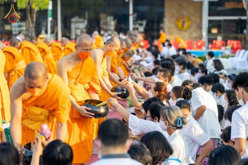 ภาพ No.76071:งานทำบุญตักบาตรเชอรี่มอลล์ อ.คลองหลวง จ.ปทุมธานี วันที่ 14 กุมภาพันธ์ พ.ศ. 2566