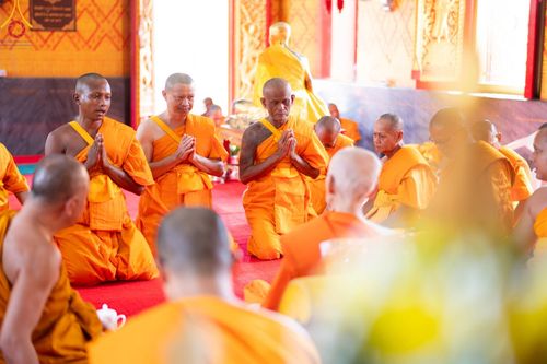 ภาพ No.101132:พิธีอุปสมบทหมู่ ในโครงการอุปสมบทบูชาธรรม มหาปูชนียาจารย์ พ.ศ. 2566 ณ วัดท่าเกวียน อำเภอพนมสารคาม จังหวัดฉะเชิงเทรา วันที่ 5 ธันวาคม พ.ศ. 2566