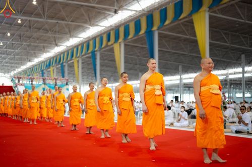 ภาพ No.153191:พิธีมุทิตาสักการะ พระภิกษุ-สามเณร ผู้สอบไล่ได้เปรียญธรรม ประโยค 1-2 ถึงประโยค ป.ธ.9 และบาลีศึกษา ประโยค1-2 ถึง บ.ศ.9 , พิธีมอบดวงแก้วสามเณรผู้ทรงบาลีไวยากรณ์ วัดพระธรรมกาย และ ศูนย์ส่งเสริมศีลธรรมในประเทศและต่างประเทศ วันอาทิตย์ที่ 8 กันยายน พ.ศ.2567