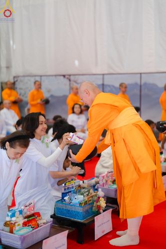 ภาพ No.133014:พิธีทอดผ้าป่าสามัคคีฉลองครบ 13 ปี วัดพระธรรมกายไอจิ แด่คณะพระภิกษุสงฆ์ 12 วัด ศูนย์สาขาทั่วภาคพื้นญี่ปุ่น วันที่ 31 มีนาคม พ.ศ. 2567