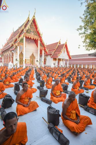 ภาพ No.194174:พระธรรมยาตราปฏิบัติธรรม และถ่ายภาพหมู่ประวัติศาสตร์ ณ วัดสองพี่น้อง ต.ต้นตาล อ.สองพี่น้อง จ.สุพรรณบุรี ในโครงการธรรมยาตรา กตัญญูบูชา มหาปูชนียาจารย์ พระมงคลเทพมุนี(สด จนฺทสโร) พระผู้ปราบมาร อนุสรณ์สถาน 7 แห่ง ปีที่ 13 วันที่ 12 มกราคม พ.ศ. 2568