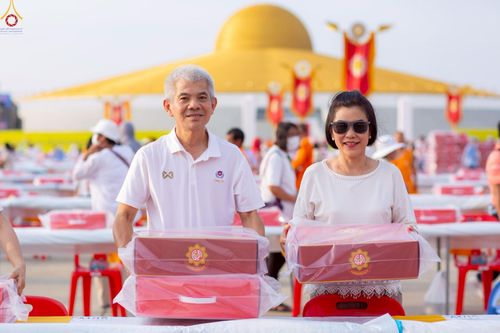 ภาพ No.225051:วันที่ 20 - 27 เมษายน พ.ศ. 2568 "ภาพแห่งความปลื้มที่ไม่มีวันจบ" คณะสงฆ์สามเณร เจ้าหน้าที่ และสาธุชน ร่วมแรงร่วมใจกันเตรียมงานและเก็บงาน เพื่อวันคุ้มครองโลก พิธีถวายมหาสังฆทานคณะสงฆ์ 40,000 กว่าวัดทั่วประเทศ