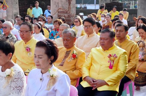 ภาพ No.58687:พิธีตักบาตรพระ ๑,๐๐๐ รูป สมโภชครบรอบ ๘๐๐ ปี พระบรมธาตุเมืองเชลียง ณ วัดพระศรีรัตนมหาธาตุ ราชวรวิหาร  (วัดพระปรางค์) ต.ศรีสัชนาลัย  อ.ศรีสัชนาลัย จ.สุโขทัย วันพฤหัสบดีที่ ๒๕ เมษายน พ.ศ. ๒๕๖๗