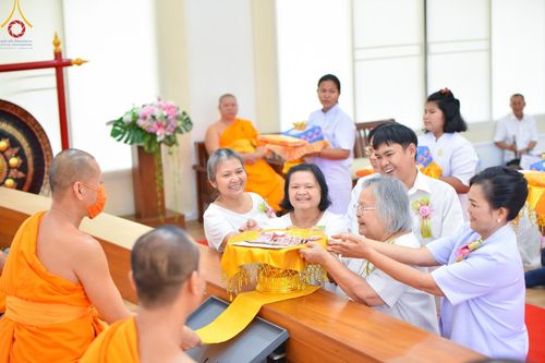 ภาพ No.133345:พิธีบรรพชาสามเณร ในโครงการบรรพชาสามเณร ฟื้นฟูพระพุทธศาสนาทั่วไทย ณ ศูนย์ปฏิบัติธรรมจันทบุรี วันพุธที่ 3 เมษายน พ.ศ. 2567