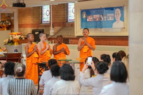 ภาพ No.149379:วัดพระธรรมกายลอนดอน สหราชอาณาจักร  ได้จัดพิธีบรรพชาสามเณรยุวธรรมทายาท  ในวันจันทร์ที่ 12 สิงหาคม พ.ศ. 2567