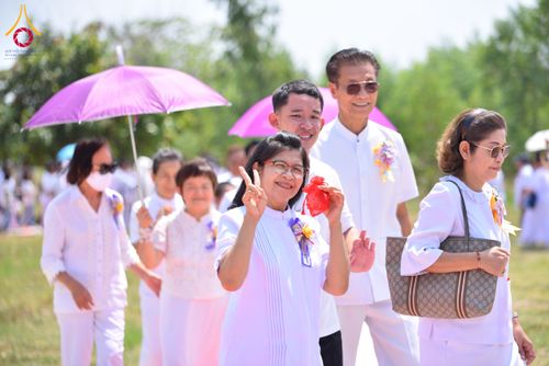 ภาพ No.131507:พิธีทอดผ้าป่ายกค้ำฟ้ามหามงคล อาคาร 80 ปี หลวงพ่อธัมมชโย ณ ศูนย์ปฏิบัติธรรมวิหารแดง ต.เจริญธรรม อ.วิหารแดง จ.สระบุรี วันที่ 17 มีนาคม พ.ศ. 2567