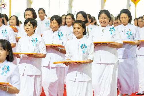 ภาพ No.277477:วันอาทิตย์ต้นเดือนที่ 7 ธันวาคม พ.ศ.2568 พิธีทอดผ้าป่าต้นสมบัติจักรพรรดิ ณ สภาธรรมกายสากล วัดพระธรรมกาย