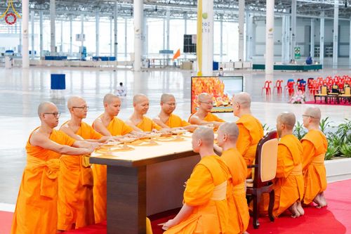 ภาพ No.182764:พิธีปฎิบัติธรรมและพิธีรับมอบต้นสมบัติจักรพรรดิ วันอาทิตย์ที่ 15 ธันวาคม พ.ศ. 2567 ณ สภาธรรมกายสากล วัดพระธรรมกาย