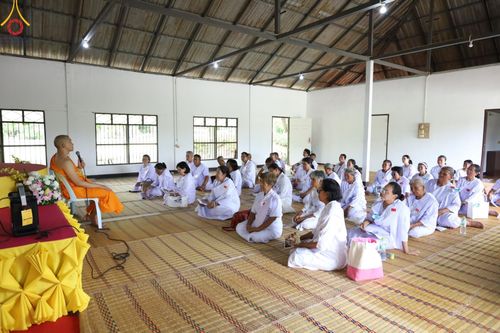 ภาพ No.152407:พิธีมอบสไบแก้ว โครงการอบรมอุบาสิกาแก้วจังหวัดบุรีรัมย์รุ่นที่ 1 วันที่ 6-8 กันยายน พ.ศ. 2567