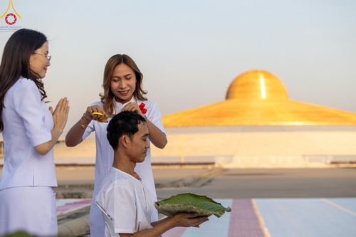 ภาพ No.179991:พิธีปลงผมนาคธรรมทายาท ในโครงการอุปสมบทหมู่ บูชาธรรมมหาปูชนียาจารย์ (ศูนย์อบรมวัดพระธรรมกาย) วันที่ 1 ธันวาคม พ.ศ. 2567 ณ ลานธรรมหารัตนวิหารคด วัดพระธรรมกาย จ.ปทุมธานี