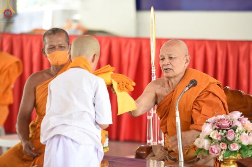 ภาพ No.135216:พิธีตัดปอยผม, พิธีขอขมารับผ้าไตร, พิธีบรรพชา, พิธีถวายบาตร ในโครงการบรรพชาสามเณร ฟื้นฟูพระพุทธศาสนาทั่วไทย  ณ ศูนย์ปฏิบัติธรรมบุญประสาน ต.พญาเย็น อ.ปากช่อง จ.นครราชสีมา วันที่ 5 เมษายน พ.ศ. 2567