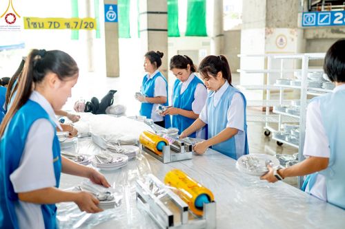 ภาพ No.218377:วันที่ 14-15 เมษายน พ.ศ. 2568 การเตรียมงานเครื่องเสียง , การเตรียมงานติดผ้ารับประเคน , การเตรียมงานเครื่องนอนพระสังฆาธิการ , การเตรียมงานจุดนั่งสาธุชน , การเตรียมงานถุงน้ำถ่วงน้ำหนักโต๊ะ , การเตรียมงานภาชนะฉันภัตตาหาร เพื่องานวันคุ้มครองโลก 22 เมษายน พ.ศ