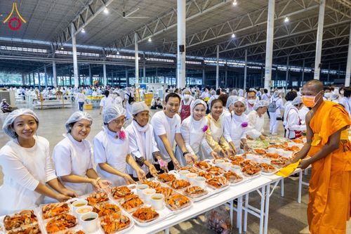 ภาพ No.120603:พิธีถวายภัตตาหารเป็นสังฆทาน แด่คณะพระธรรมยาตรา ปีที่ 12 วันที่ 29 มกราคม พ.ศ. 2567 ณ สภาธรรมกายสากล วัดพระธรรมกาย