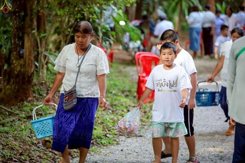 ภาพ No.251021:วันที่ 9 ตุลาคม พ.ศ. 2568 พิธีทอดกฐินสามัคคีทั่วไทย 30,000 วัด โดยคณะศิษยานุศิษย์ บูชาธรรม 81 ปี หลวงพ่อธัมมชโย ณ วัดห้วยน้ำริน ต.ร่องจิก อ.ภูเรือ จ.เลย
