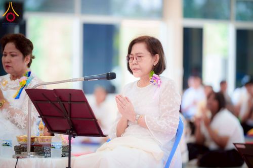 ภาพ No.216870:วันเสาร์ที่ 5 เมษายน พ.ศ. 2568 พิธีตัดปอยผม พิธีขอขมาผู้ปกครอง พิธีมอบบาตรและผ้าไตร พิธีบรรพชา ณ ศูนย์ปฏิบัติธรรมและศูนย์อบรมเยาวชนพระนครศรีอยุธยา ต.พุทเลา อ.บางปะหัน จ.พระนครศรีอยุธยา