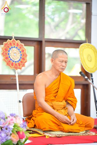 ภาพ No.227078:วันอังคารที่ 3 มิถุนายน พ.ศ. 2568 นายอำเภอคลองหลวง นำพสกนิกรรวมใจภักดิ์ สมเด็จพระนางเจ้าฯ พระบรมราชินี เนื่องในโอกาสวันเฉลิมพระชนมพรรษา ณ อาคารปลูกศรัทธา 2 วัดพระธรรมกาย อ.คลองหลวง จ.ปทุมธานี