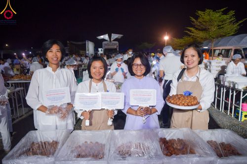 ภาพ No.114475:พิธีถวายภัตตาหารเป็นสังฆทาน แด่คณะพระธรรมยาตรา ปีที่ 12 วันที่ 18 มกราคม พ.ศ. 2567 ณ วัดโบสถ์(บน) บางคูเวียง จ.นนทบุรี