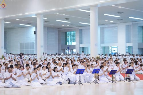 ภาพ No.323647:วันที่ 22 เมษายน พ.ศ.2569(วันคุ้มครองโลก) งานถวายมหาสังฆทาน 40,000 กว่าวัดทั่วประเทศ พิธีภาคสาย ปฏิบัติธรรม ,  พิธีมอบปัจจัยช่วยเหลือครู 4 จังหวัดชายแดนภาคใต้