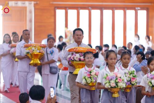 ภาพ No.200019:พิธีทอดผ้าป่าทำนุบำรุงศาสนสถาน ณ วัดบางไผ่นารถ ตำบลบางไทรป่า อำเภอบางเลน จังหวัดนครปฐม ในโครงการธรรมยาตรา กตัญญูบูชา มหาปูชนียาจารย์ พระมงคลเทพมุนี(สด จนฺทสโร) พระผู้ปราบมาร อนุสรณ์สถาน 7 แห่ง ปีที่ 13 วันที่ 22 มกราคม พ.ศ. 2568