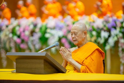 ภาพ No.88833:พิธีบูชาครูผู้ค้นพบวิชชาธรรมกาย วันศุกร์ที่ 29 กันยายน พ.ศ. 2566 วันเพ็ญขึ้น 15 ค่ำ เดือน 10 ณ วัดพระธรรมกาย