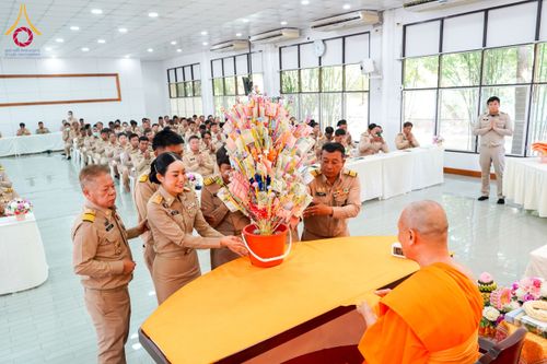 ภาพ No.176585:ชมรมกำนัน ผู้ใหญ่บ้านฯ อ.คลองหลวง ทอดผ้าป่าสมทบโครงการกฐินสามัคคีทั่วไทย 30,000 วัด วันที่ 4 พฤศจิกายน พ.ศ. 2567 ณ วัดพระธรรมกาย อ.คลองหลวง จ.ปทุมธานี