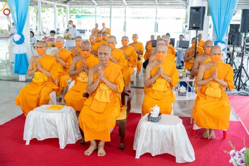 ภาพ No.85004:พิธีเจริญพระพุทธมนต์และพิธีสักการะ รูปเหมือนพระมงคลเทพมุนี (สด จนฺทสโร) ในวันที่ 5 สิงหาคม พ.ศ. 2566 ณ วัดพระธรรมกาย จ.ปทุมธานี เพื่ออัญเชิญประดิษฐาน  ณ วิหารพระมงคลเทพุนี (สด จนฺทสโร) ศูนย์ปฏิบัติธรรมภาคใต้ อ.บางกล่ำ จ.สงขลา