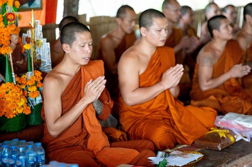 ภาพ No.174445:พิธีตักบาตรพระ,พิธีทอดผ้าป่า พิธีกลั่นแผ่นดินโปรยรัตนชาติ  สร้างพระอุโบสถและเจดีย์ วัดป่าสัมมาทิฏฐิและวัดสิริขันโท แขวงอัตตะปือ สปป. ลาว วันที่ 29 ตุลาคม พ.ศ. 2567